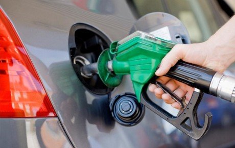 عرضه بنزین با کارت سوخت از مصرف بی رویه و قاچاق جلوگیری کرد