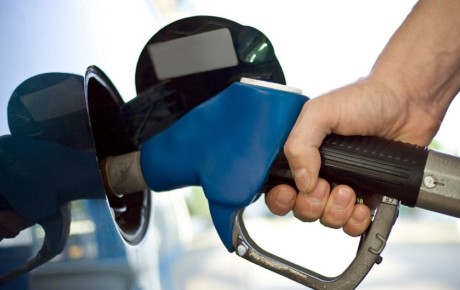 بحث افزایش قیمت بنزین تا پایان سال منتفی است