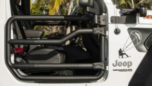 رونمایی از نسخههای ویژه جیپ رانگلر و گلادیاتور در نمایشگاه خودروی میامی