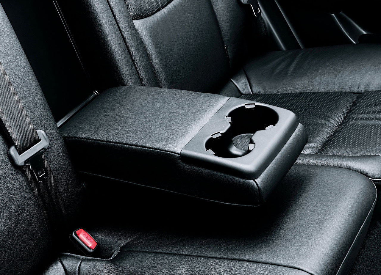 جا لیوانی عقب هیوندای i30