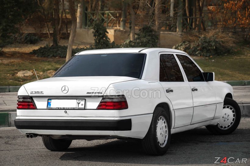 نمای عقب بنز W124