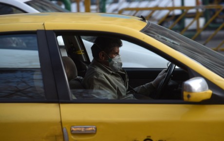 سوار کردن ۴ مسافر در تاکسی ممنوع است