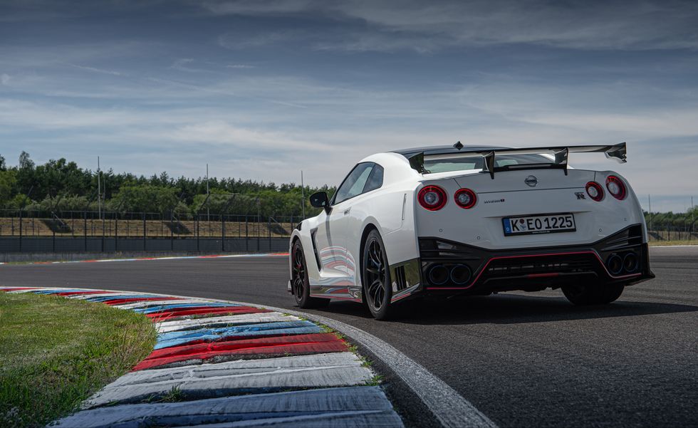 نیسان جی تی آر 2021