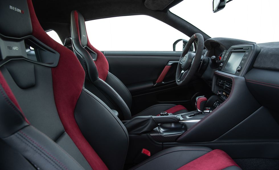 نیسان جی تی آر 2021