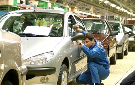وزارت صمت به دنبال سپردن قیمت گذاری به خودروسازان
