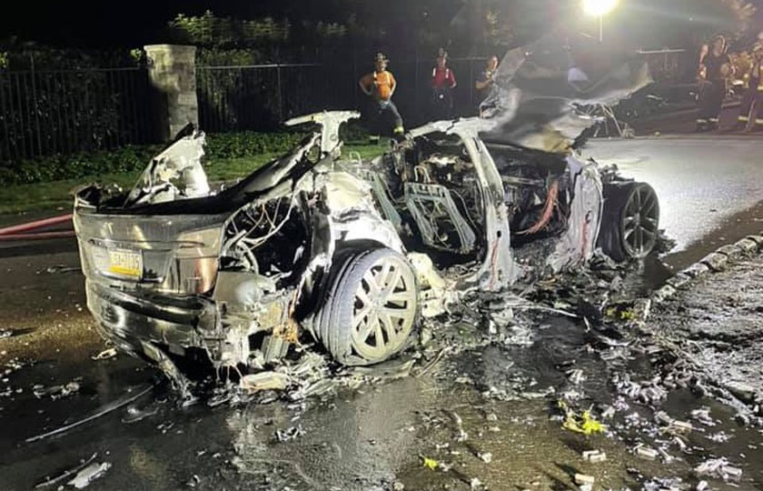 خودرو جدید و گرانقیمت تسلا آتش گرفت