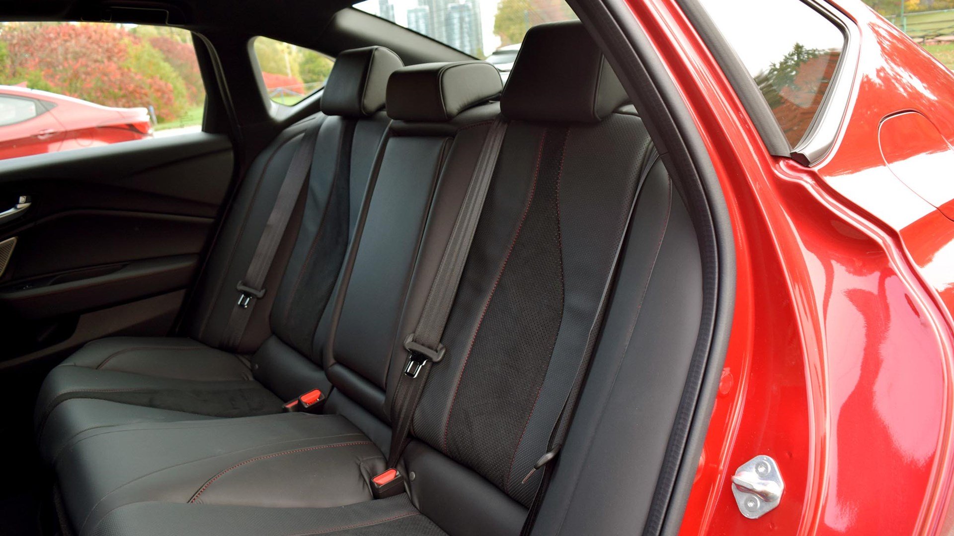 فضای ردیف عقب نمای عقب آکورا TLX 2021-2022