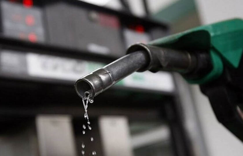 تغییر سهمیه بندی بنزین معادل آزادسازی قیمت بنزین نیست
