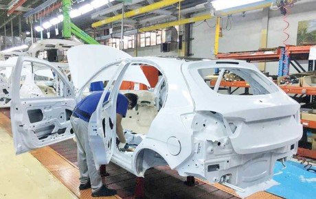 به خودروسازان چک سفید امضا نمی‌دهیم