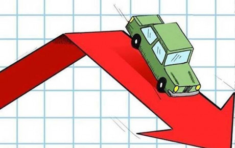 از کاهش قیمت خودرو خبری نیست