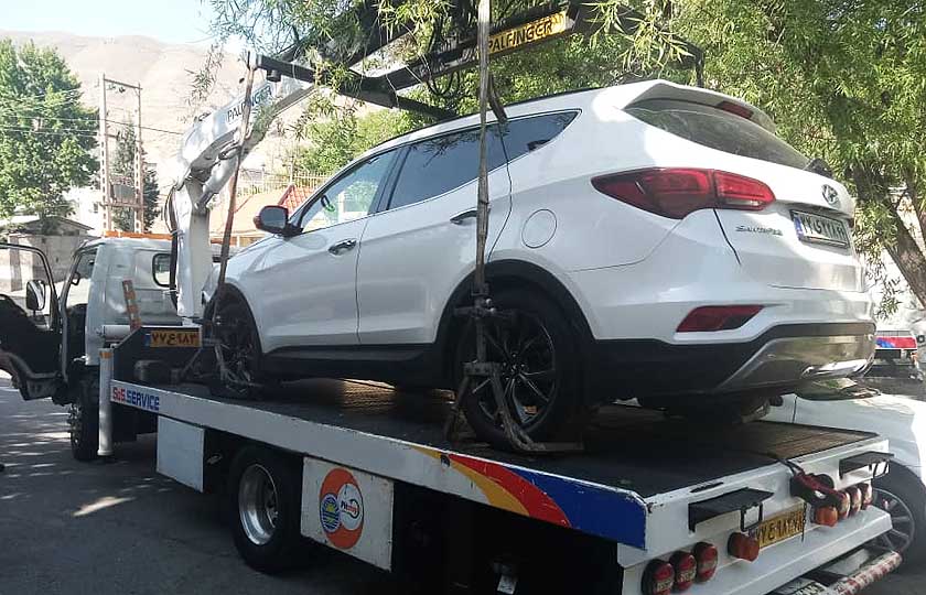 ممنوع بودن حمل خودرو با جرثقیل در حضور راننده