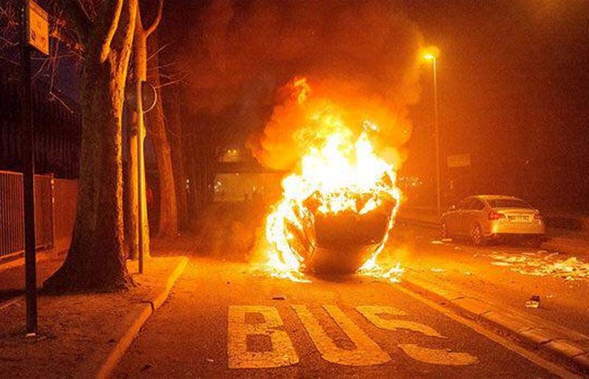 آتش زدن 900 خودرو در شب سال نو فرانسه