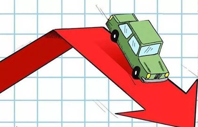 از کاهش قیمت خودرو خبری نیست