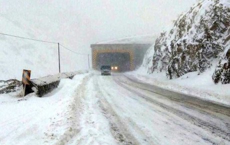 لغزنده و برفی بودن محورهای کوهستانی مازندران
