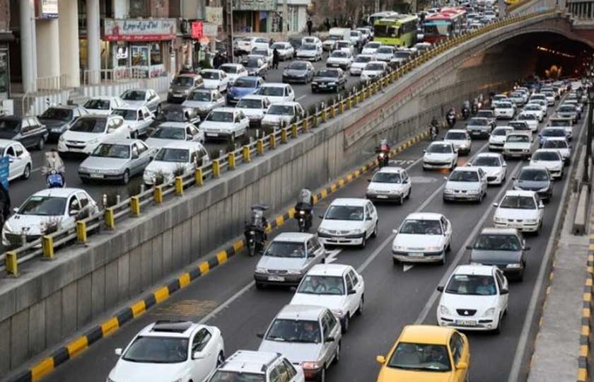 تبدیل شدن معابر تهران به پارکینگ