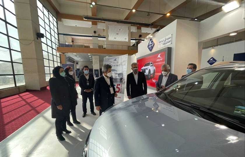 بازدید فرماندار بم از نمایشگاه خودرو کرمان