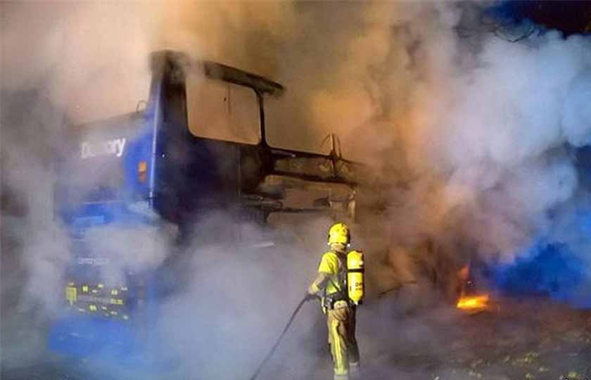 آتش سوزی تعمیرگاه یک شرکت خودروسازی