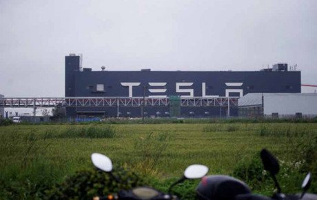توقف تولید کارخانه تسلا در شانگهای