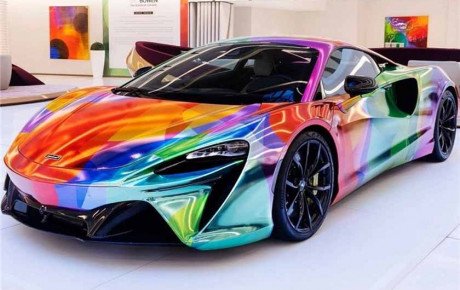خودرو رنگارنگ مک لارن در هتل ME دبی