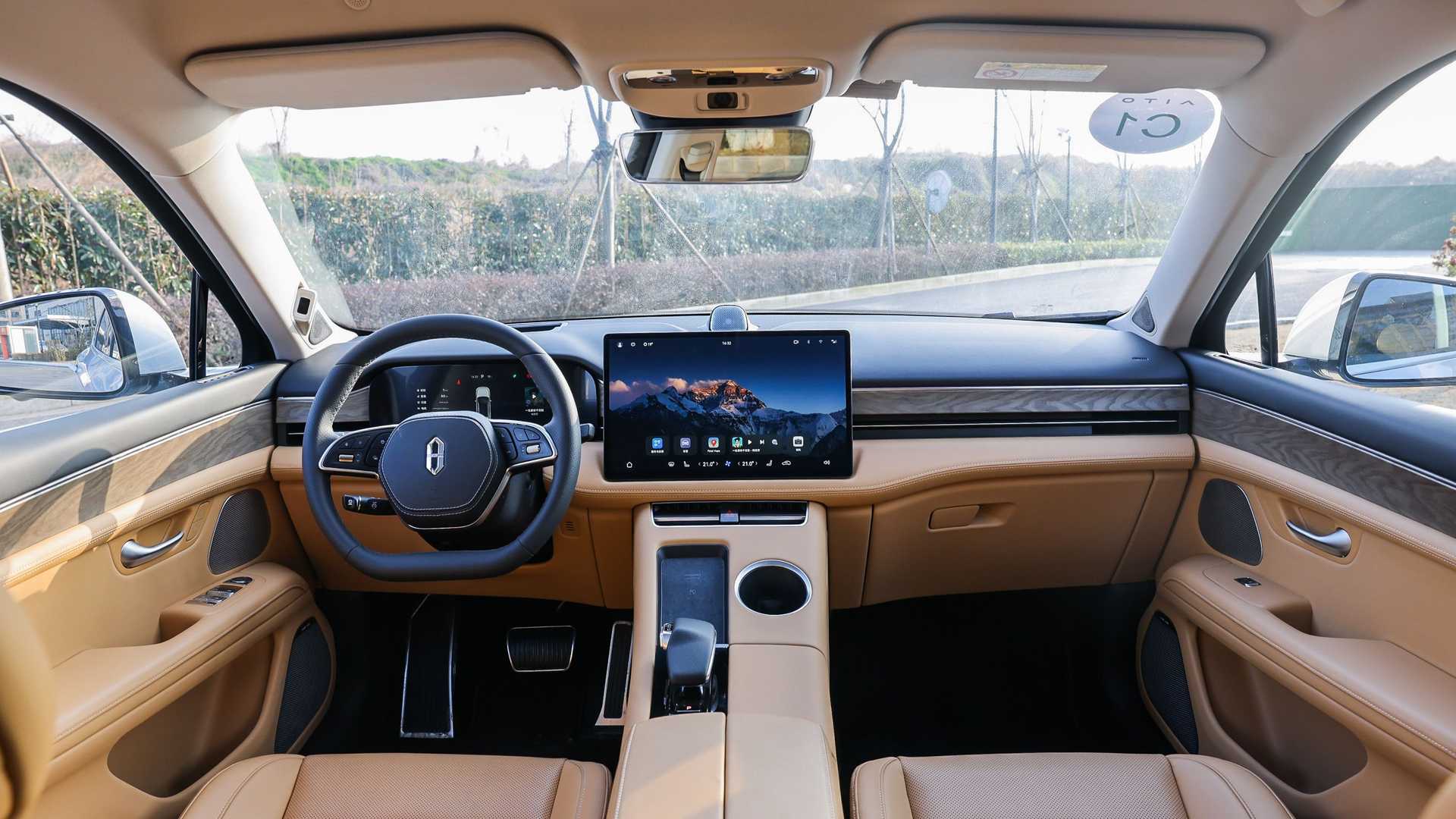 نمای داخلی هواوی آیتو M5 گروه بهمن