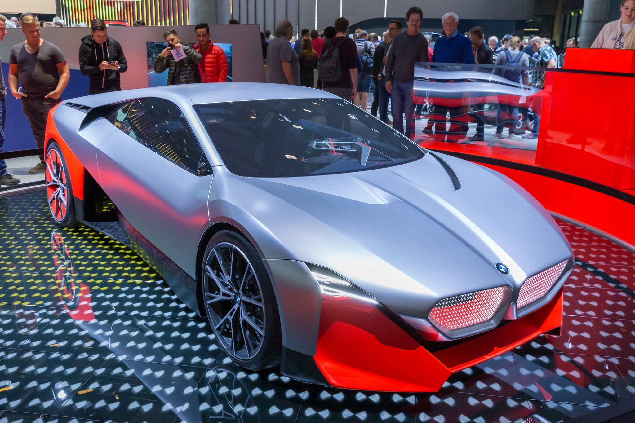 بی ام و i8 M 2024