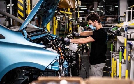 صنعت خودرو؛ قربانی اقتصاد بیمار کشور