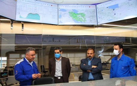 معاون صنایع حمل و نقل وزیر صمت از مرکز پاسخ‌ گویی ایران‌ خودرو بازدید کرد