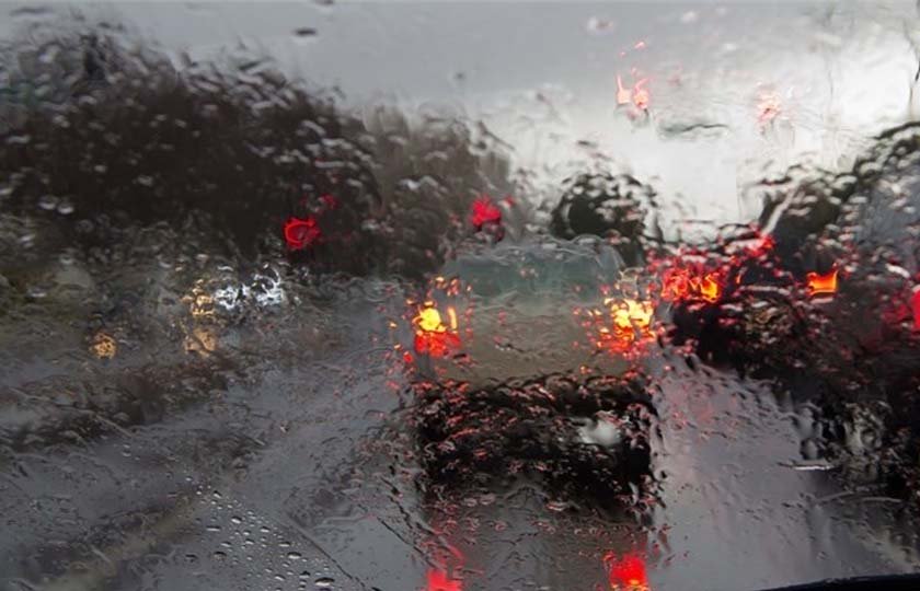 نکات ایمنی برای رانندگی در هوای بارانی