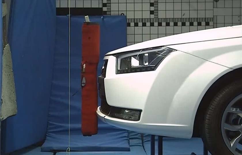 دریافت استاندارد ایمنی عابر پیاده توسط دنا