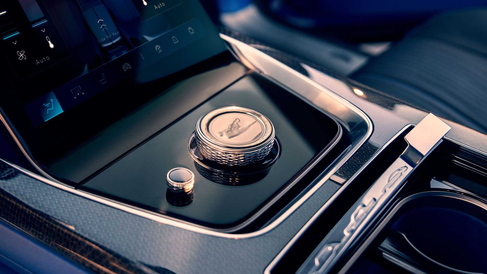 نمای داخلی کادیلاک سلستیک