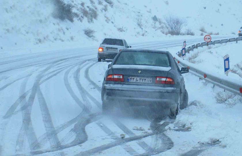 نکات مهم رانندگی در روزهای برفی و بارانی