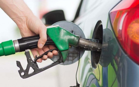 معمای قیمت بنزین در دولت