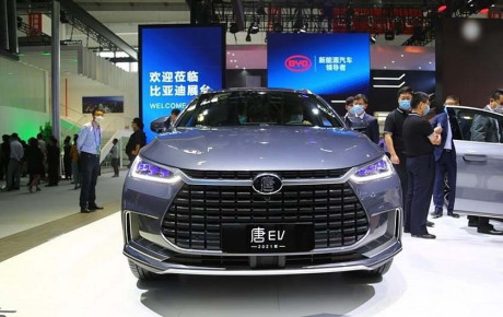 نگاهی به کراس اوور برقی بی وای دی تانگ EV