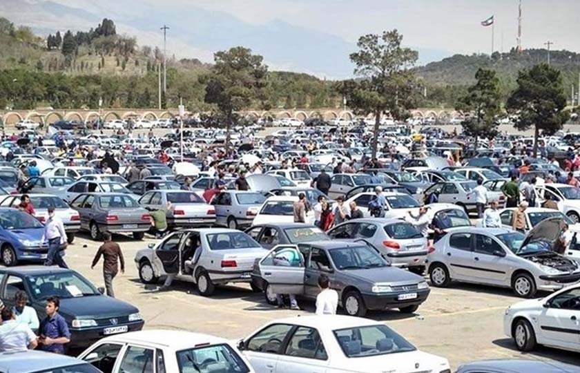 تاثیر نوسانات قیمت ارز در بازار خودرو / آبان 1401