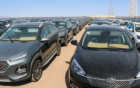 هزاران خودرو در کارخانجات خودروسازی بم دپو شده است
