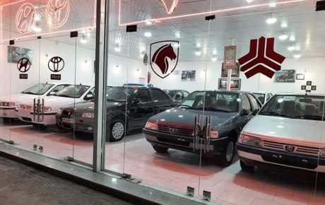 کاهش ناچیز قیمت خودروها در بازار آزاد / دی ۱۴۰۱