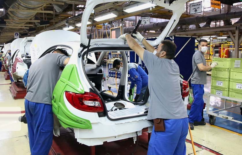 قیمت‌ گذاری دستوری دلیل زیان انباشته خودروسازان و سوبسید سیاه