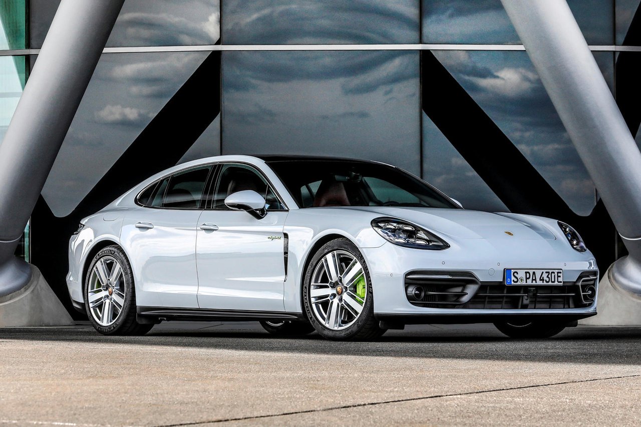  Porsche Panamera 2023