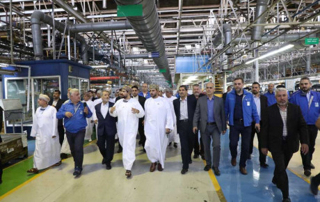 وزیر صنعت عمان از شرکت ایران خودرو بازدید کرد