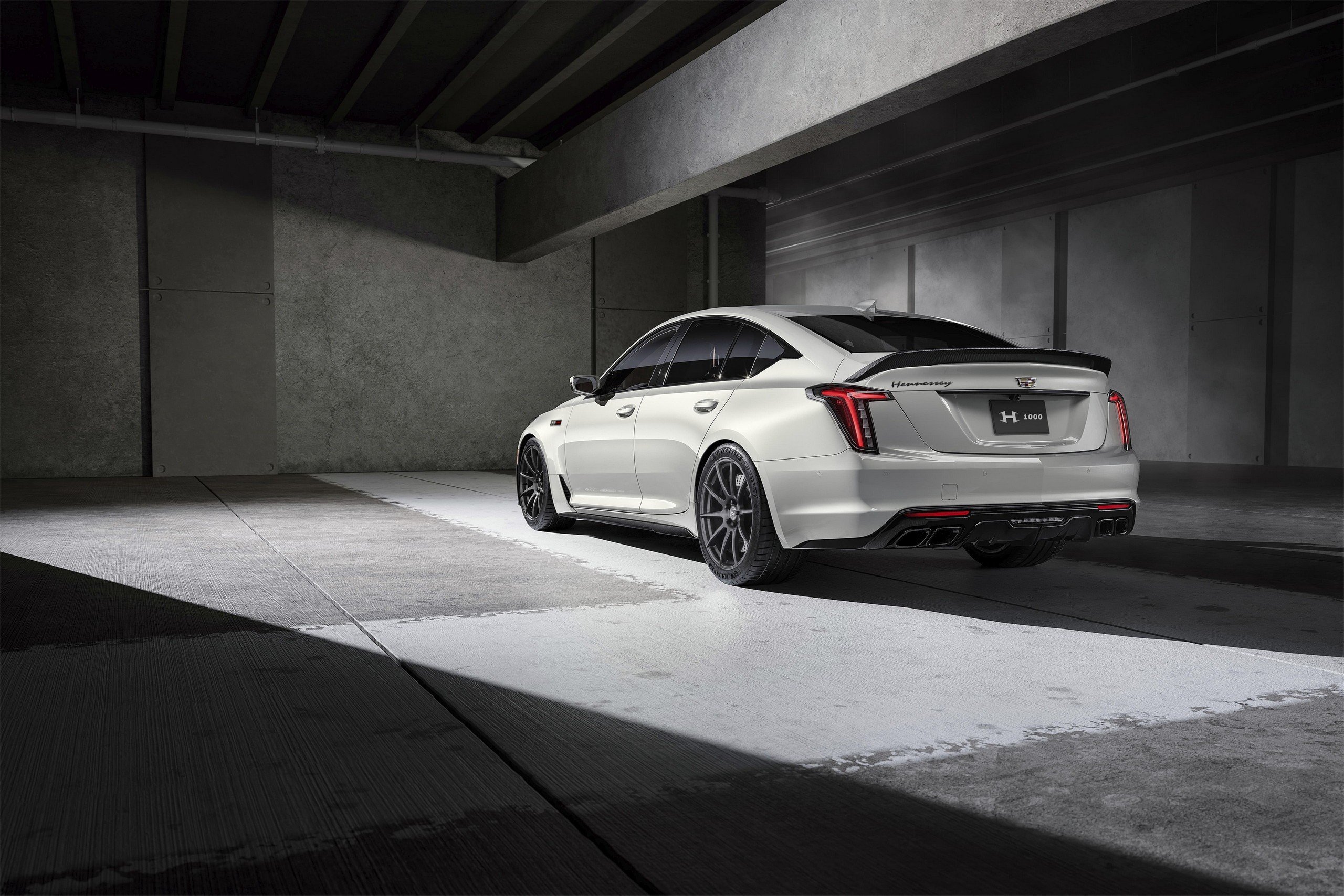 معرفی کادیلاک CT5-V بلک‌ وینگ هنسی
