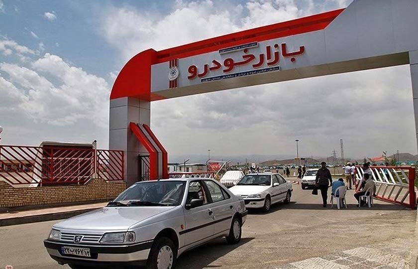 عوامل کاهش قیمت در بازار خودرو / مرداد 1402