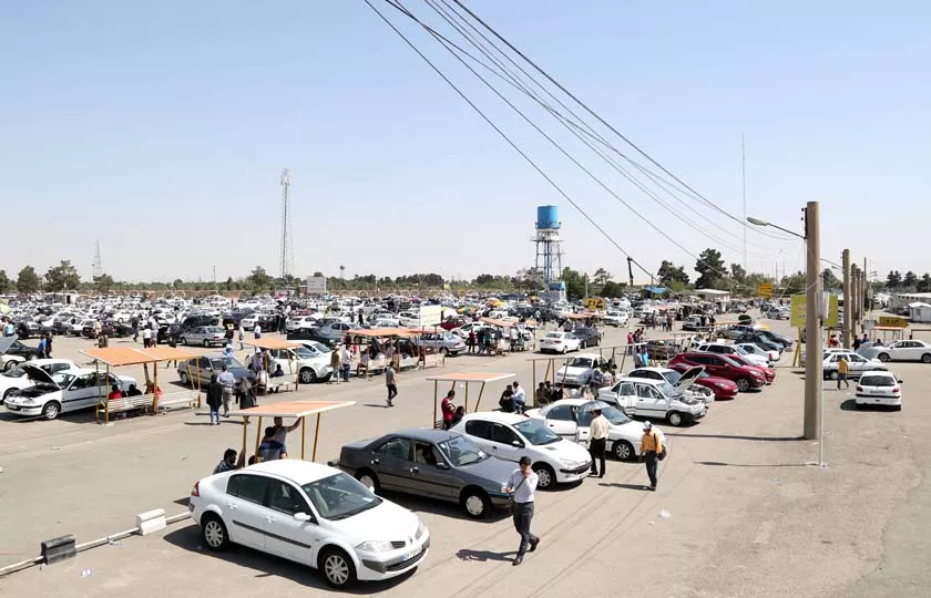 خروج دلالان از بازار خودرو با کاهش قیمت ها