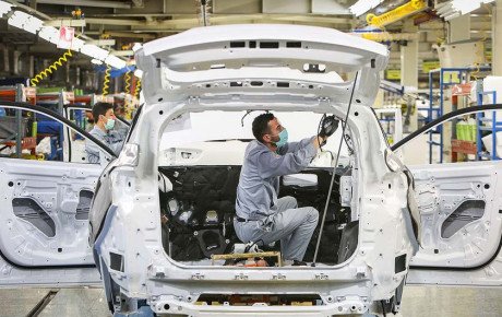افت شاخص تولید و فروش خودرو در مهر ۱۴۰۲