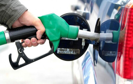 تکذیب قطع سهمیه بنزین خودروهای فاقد بیمه