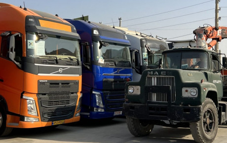 رانندگان کامیون‌ در انتظار کامیون‌ های نو