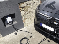 محاسبه تعرفه برق خودروهای برقی مشابه برق واحدهای تجاری
