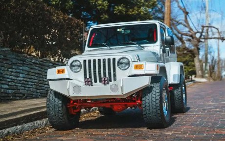 جیپ رانگلر ۱۰ سیلندر !