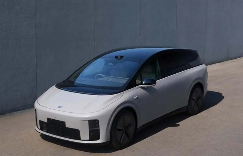 معرفی لی اوتو i8