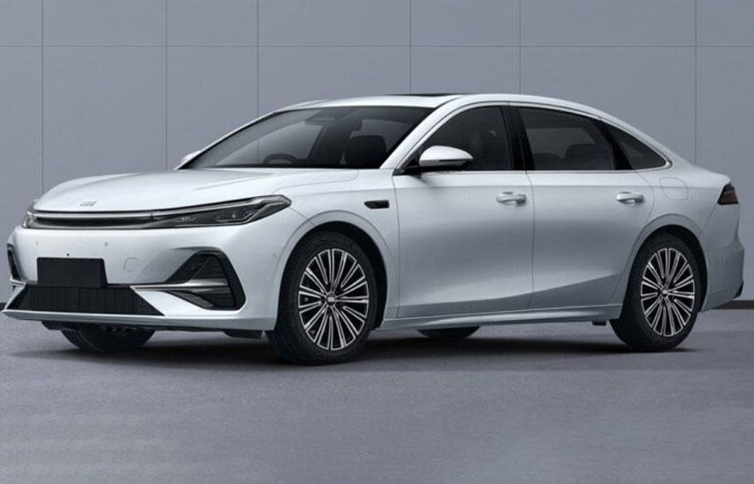 جیلی گلکسی A7 PHEV با برد 2100 کیلومتر