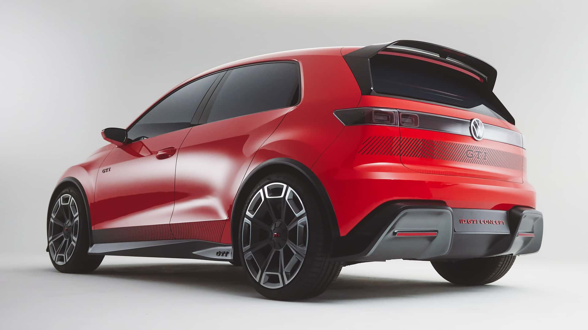 گلف GTI برقی